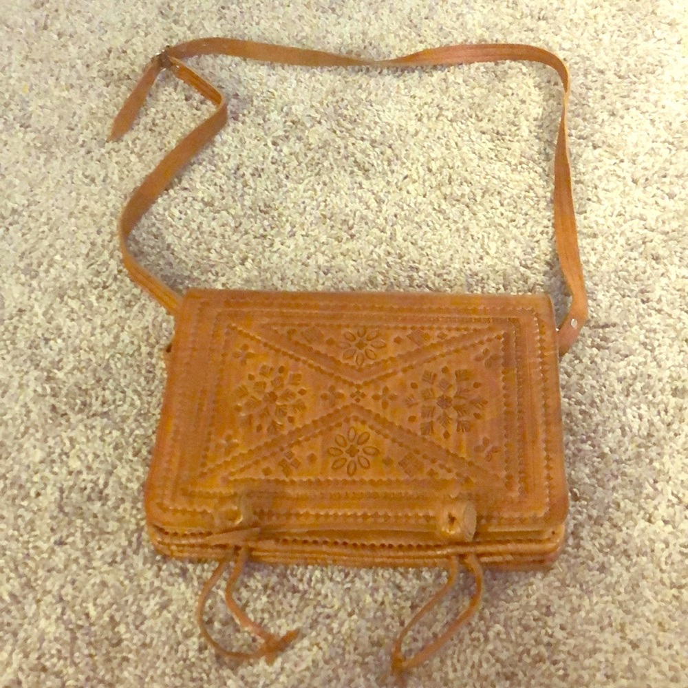 Genuine leather embroidered purse